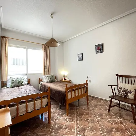Superior 2 Mins To Playa Del Cura, 3 Bedrooms, 2 Baths, Big Terrace Apartment Torrevieja