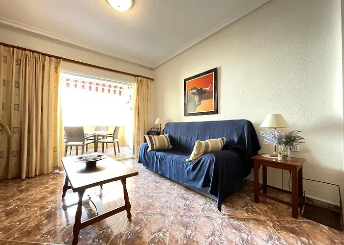 Superior 2 Mins To Playa Del Cura, 3 Bedrooms, 2 Baths, Big Terrace Apartment Torrevieja